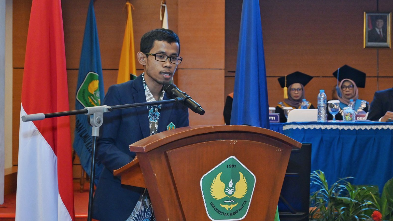 Ulung Muhammad Sutopo, ST. M.Eng, Ph.D Sampaikan Orasi Ilmiah tentang Teknologi Plasma untuk Konversi CO₂ pada Wisuda ke-85