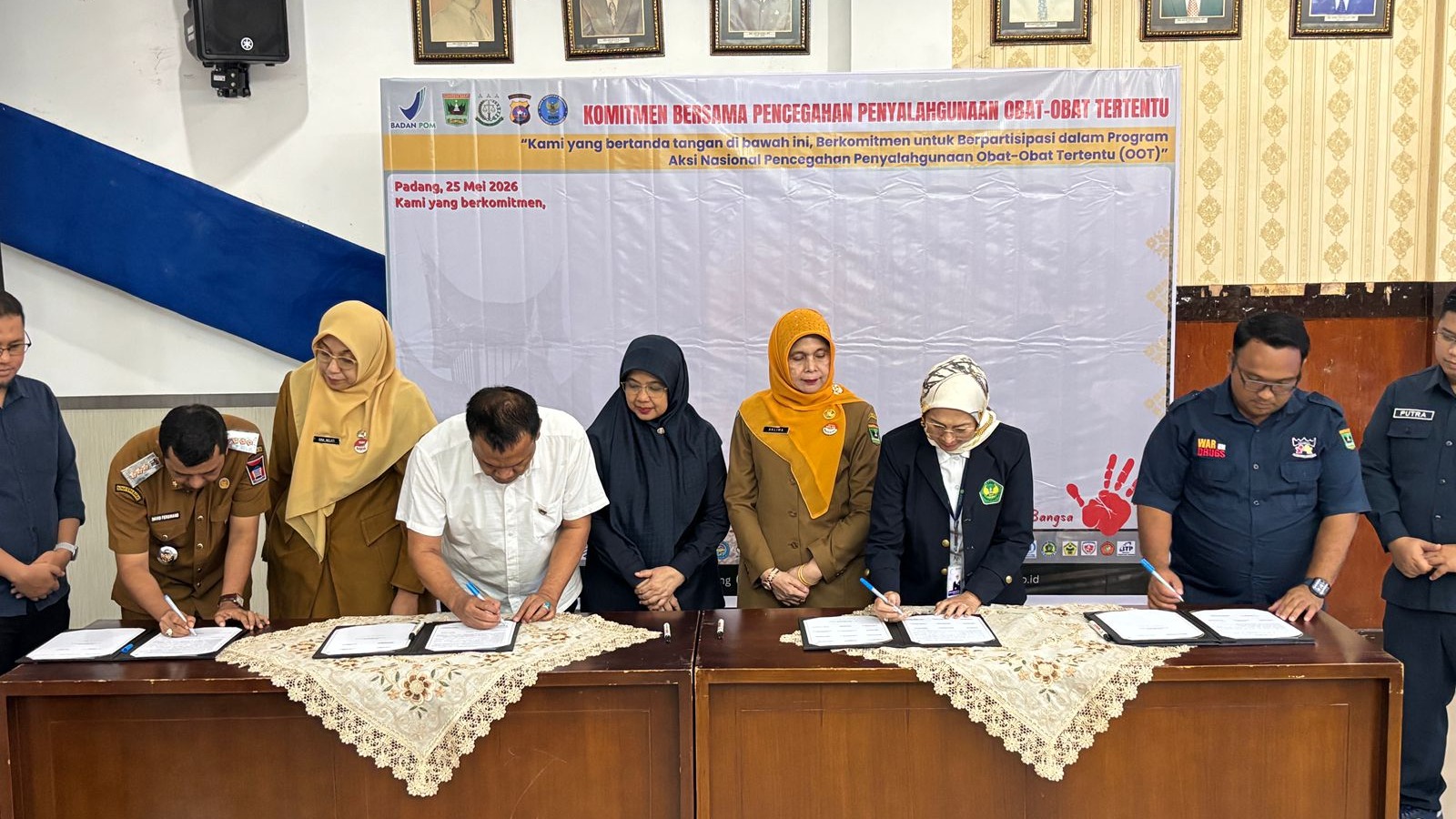 Universitas Bung Hatta dan BPOM Sumbar Tandatangani Komitmen Bersama Pencegahan Penyalahgunaan Obat-Obat Tertentu (OOT)