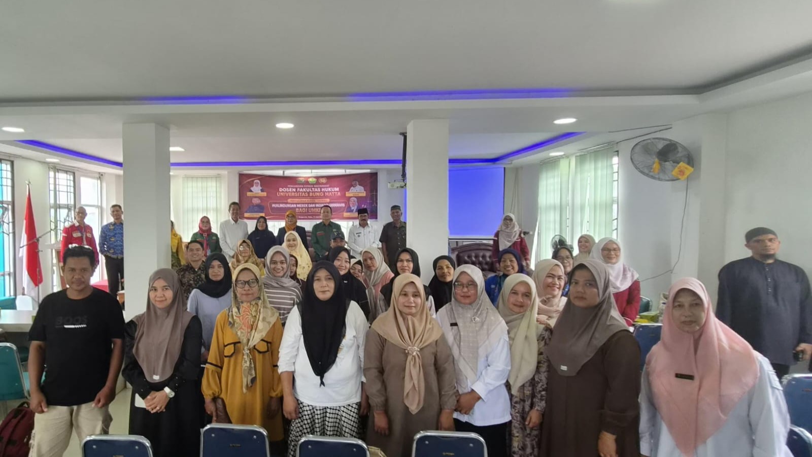 FH Universitas Bung Hatta Gelar Penyuluhan Hukum Perlindungan Merek dan Indikasi Geografis bagi UMKM di Nagari Simpuruik