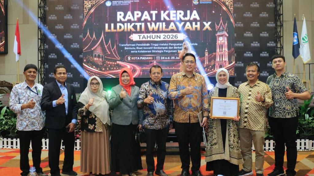 Universitas Bung Hatta Raih Penghargaaan Perguruan Tinggi Swasta Terbaik LLDIKTI X 2026