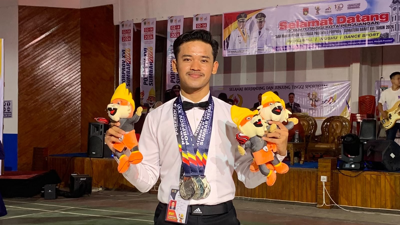 Rivaldo Afri Jones Mahasiswa TRET Universitas Bung Hatta Raih 3 Medali Perak Sport Dance Porprov Sumbar 2026