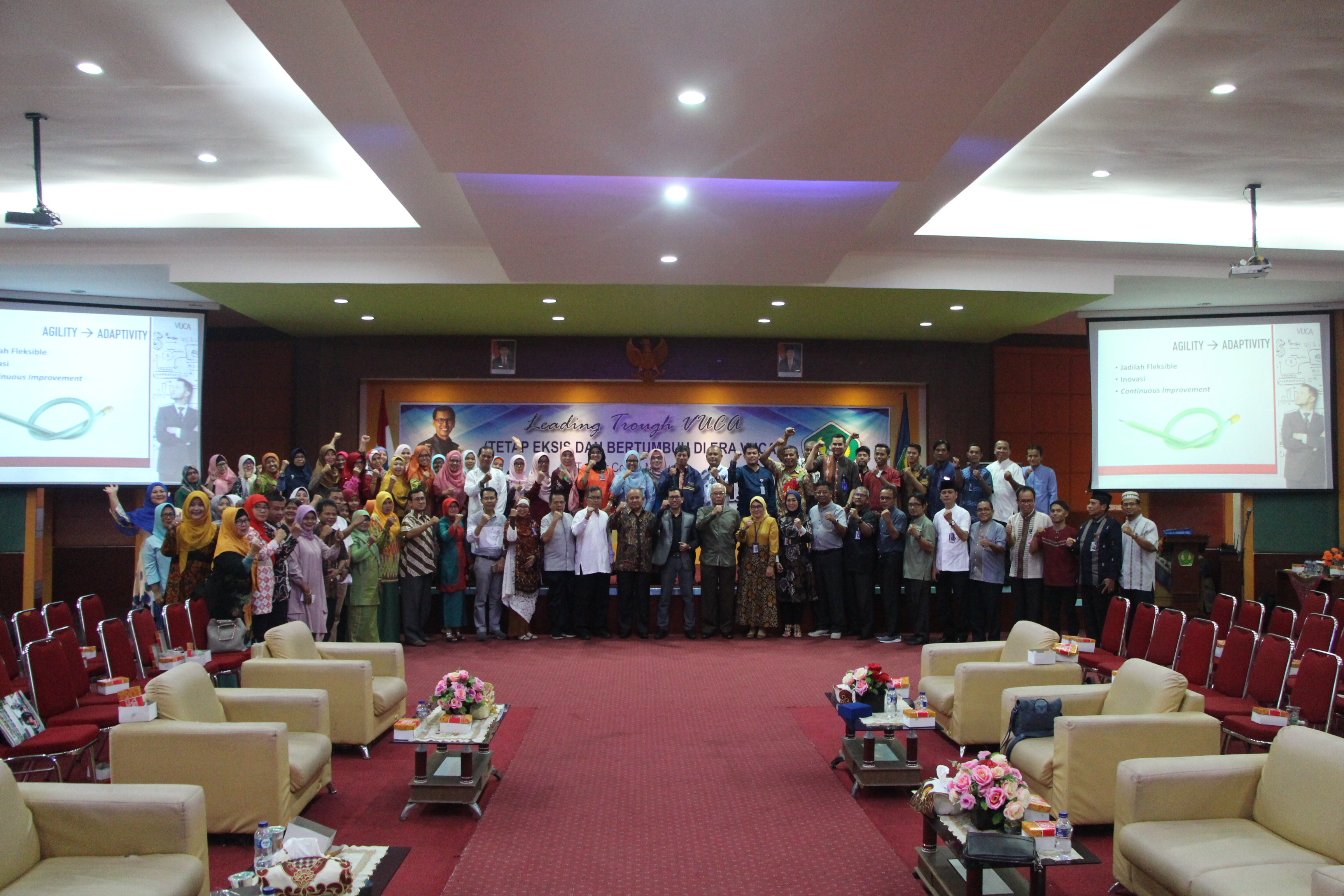 Civitas Akademika Ikuti Seminar Motivasi Bersama Trainer Coach Motivator, Arlin Teguh A