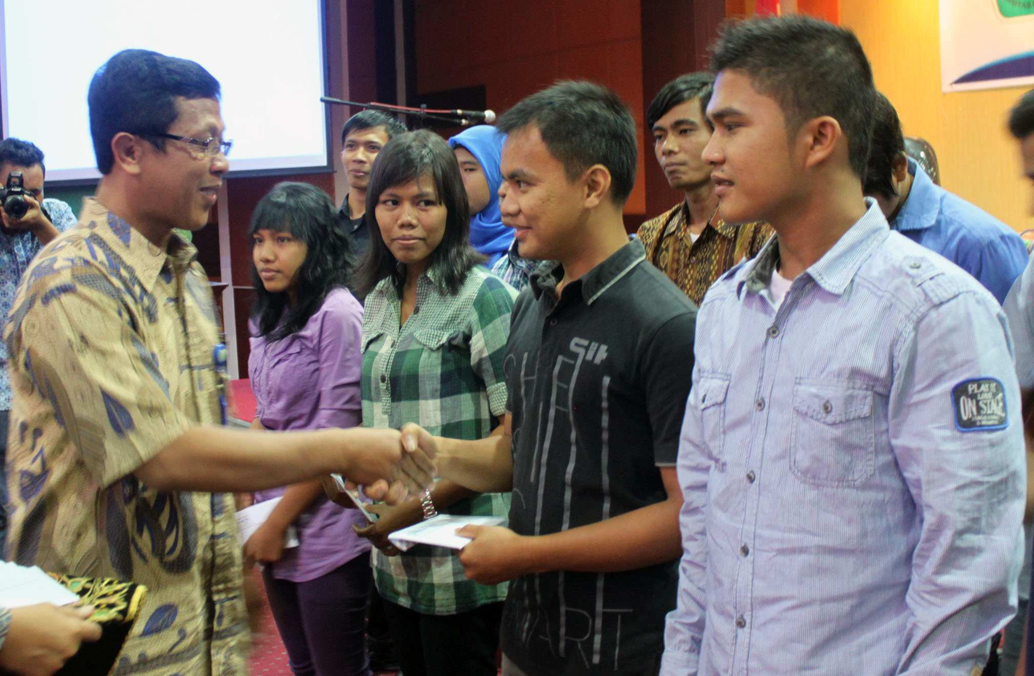 KKP Kucuri  Rp. 330 juta untuk 33 Mahasiswa Fak.Perikanan UBH