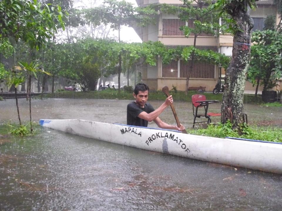 Pusgawa Banjir, UKM Mapala Proklamator Turunkan Kano