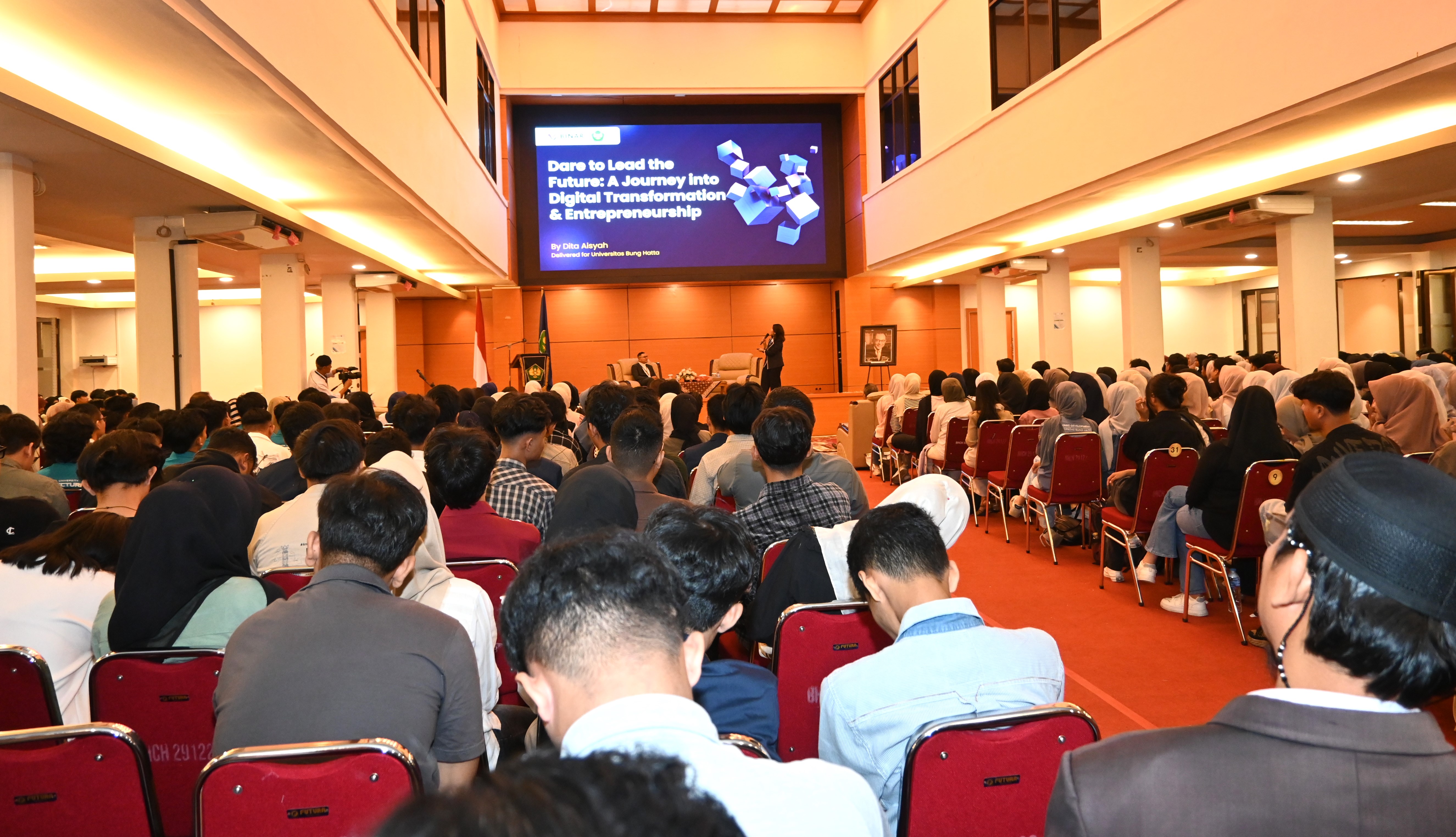 Seminar Nasional Dies Natalis ke-44 : Transformasi Digital Peluang Emas bagi Creativepreneur Masa Kini