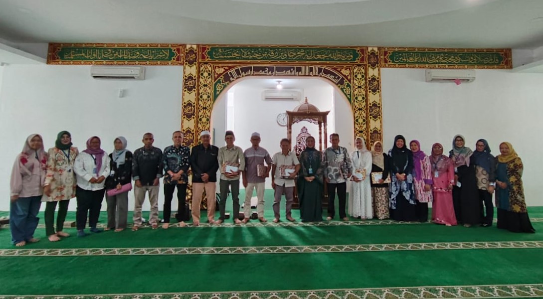 Calon Jemaah Haji Dari Sivitas Akademika Universitas Bung Hatta Dilepas Rektor