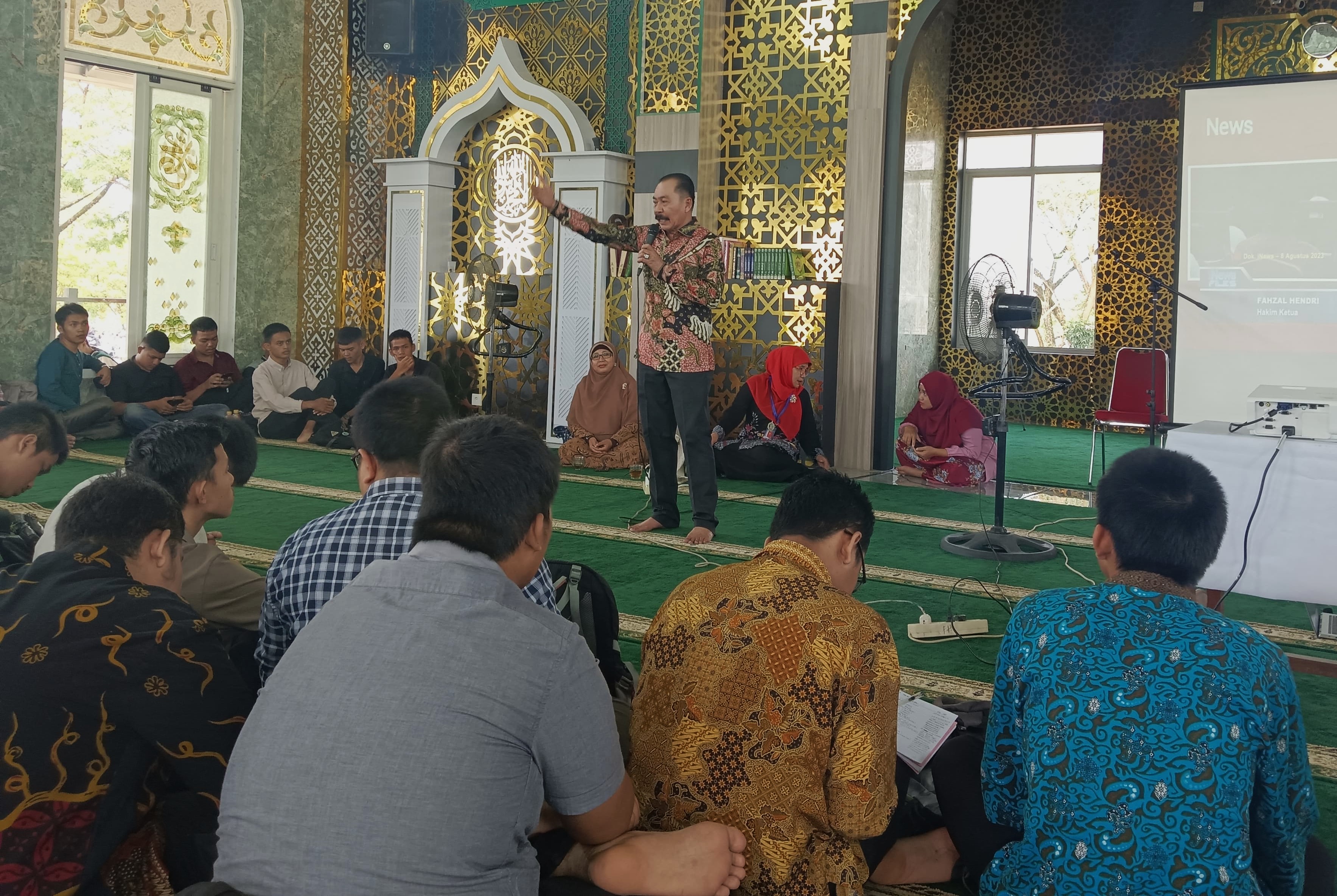 Hakim Fahzal :  Mahasiswa Universitas Bung Hatta Harus Menjaga Integritas