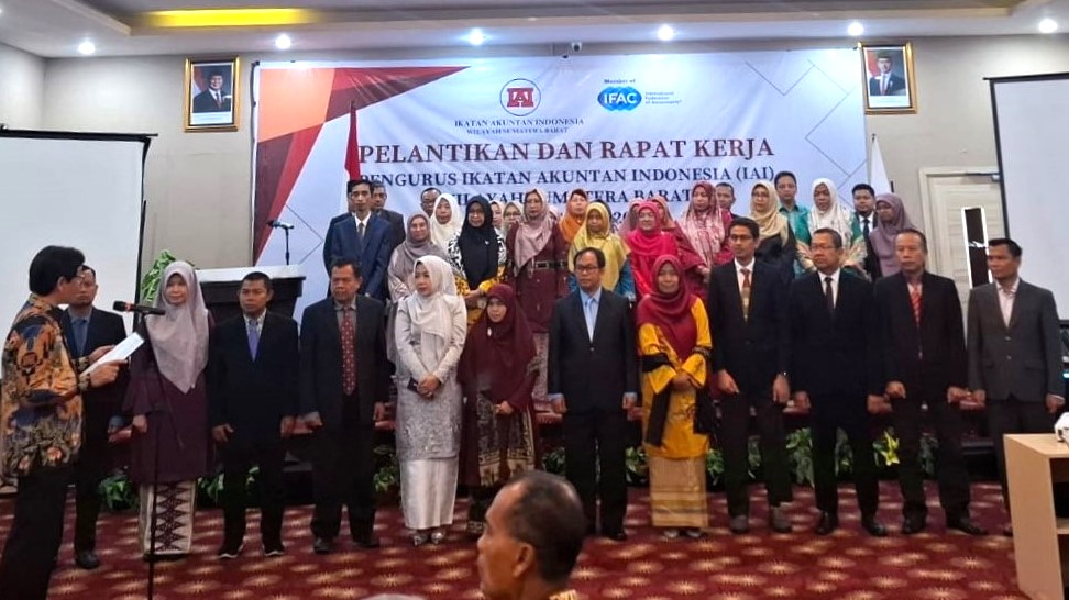 Pengurus IAI Wilayah Sumbar Periode 2025 - 2024 Resmi Dilantik, 4 Diantaranya dari Dosen Akuntansi FEB Universitas Bung Hatta
