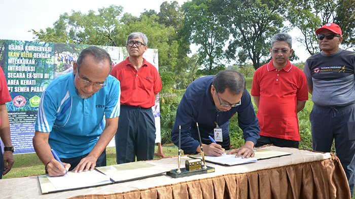 Lestarikan Ikan Bilih, PT Semen Padang Teken Kerja Sama dengan Universitas Bung Hatta