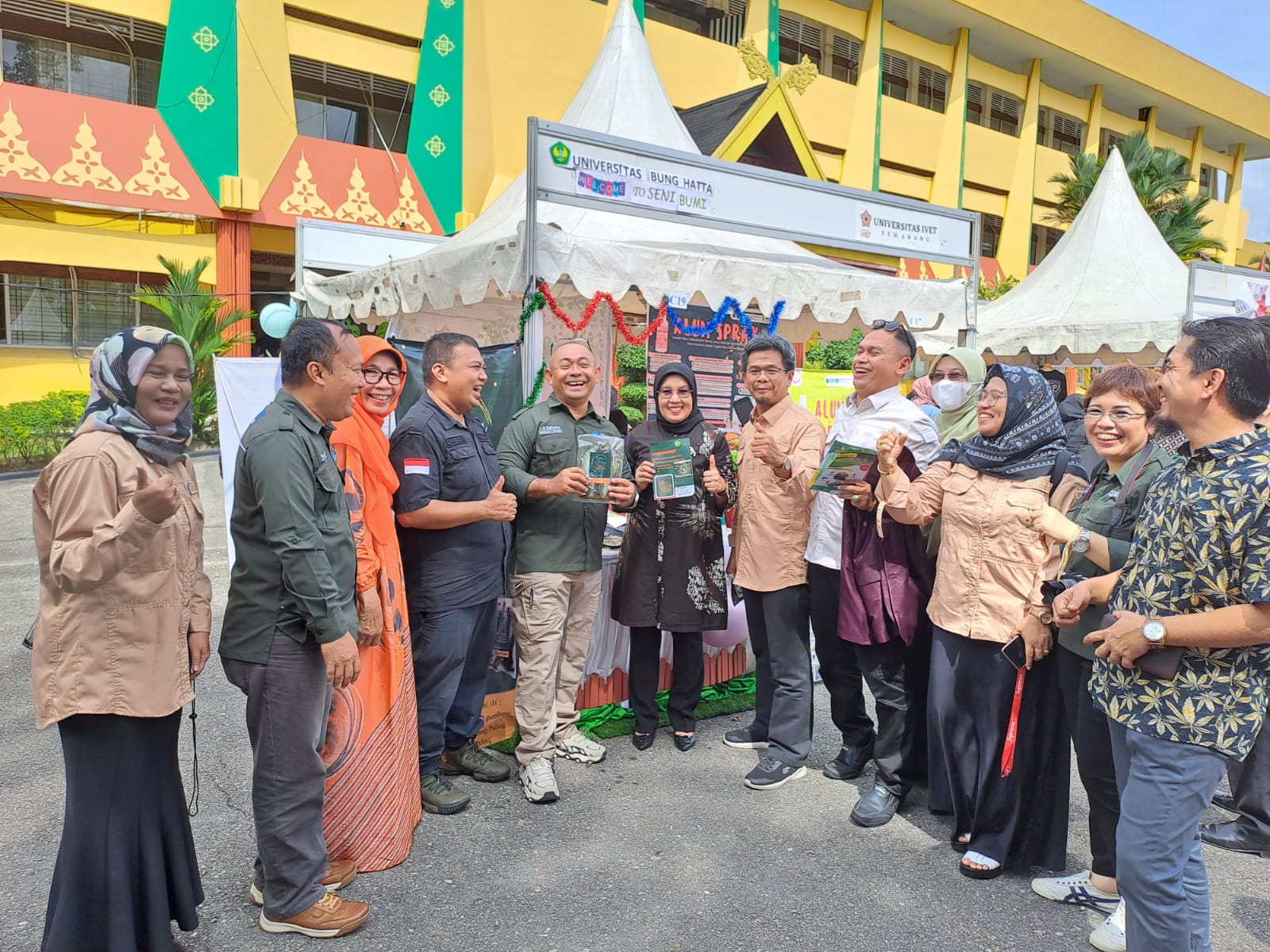 Empat Tim Entrepreneur Mahasiswa Univesitas Bung Hatta Tampil di Entrepreneur Award (EA) VI