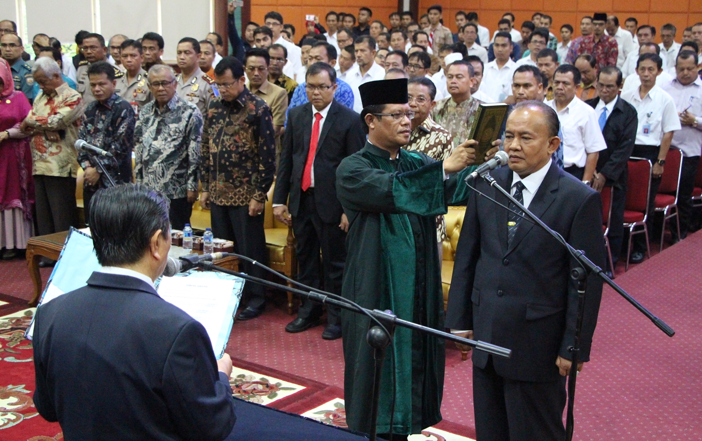 Prof. Dr. Azwar Ananda, MA Dilantik sebagai Rektor Ke-9 Universitas Bung Hatta