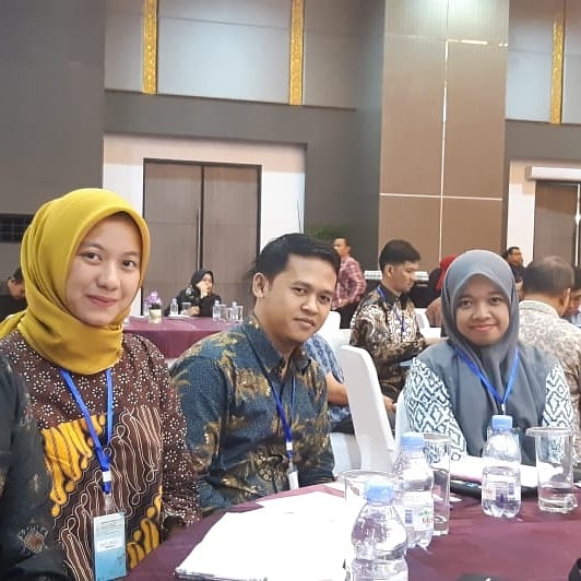Dosen dan Mahasiswa Prodi Manajemen FEB UBH Menjadi Penyaji dalam Seminar Nasional