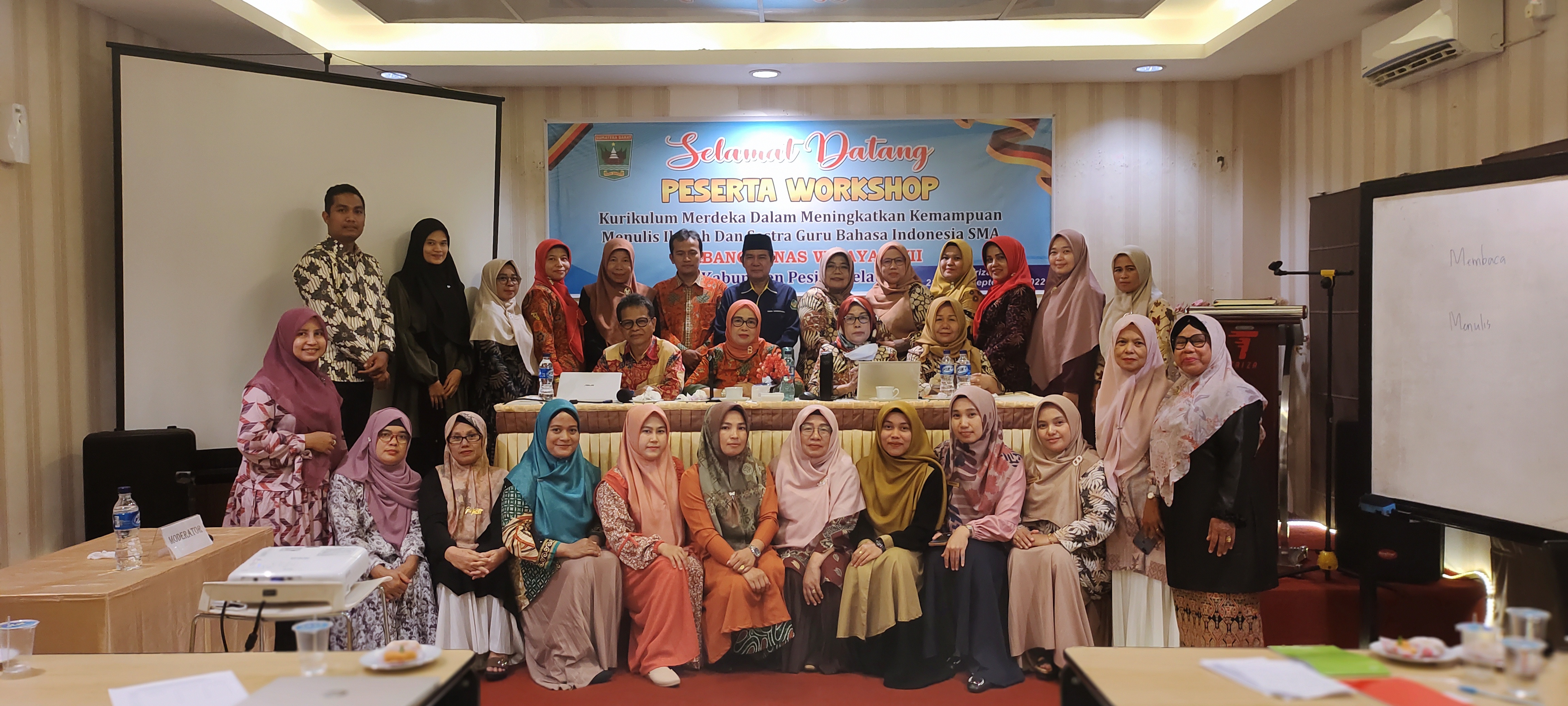Tim PKM Pindo FKIP Diundang sebagai Narasumber Workshop Kurikulum Merdeka di Pesisir Selatan