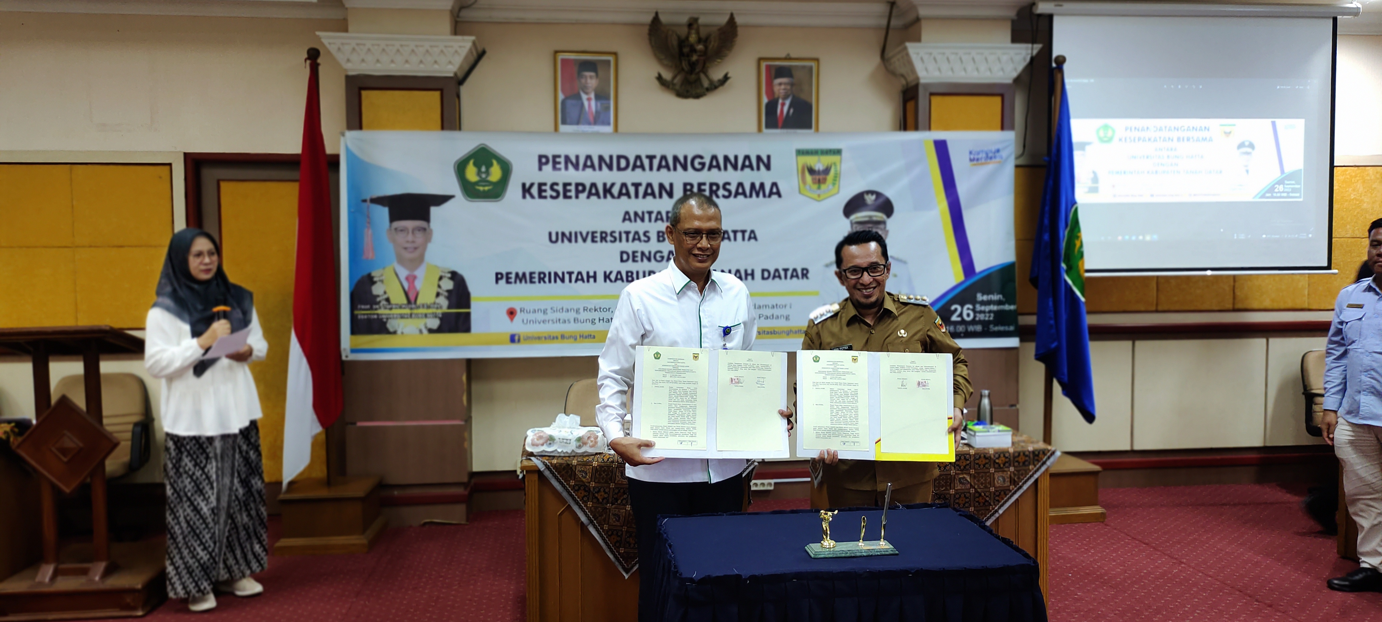 Rektor Universitas Bung Hatta dan Bupati Tanah Datar Tanda Tangani Kesepakatan Bersama