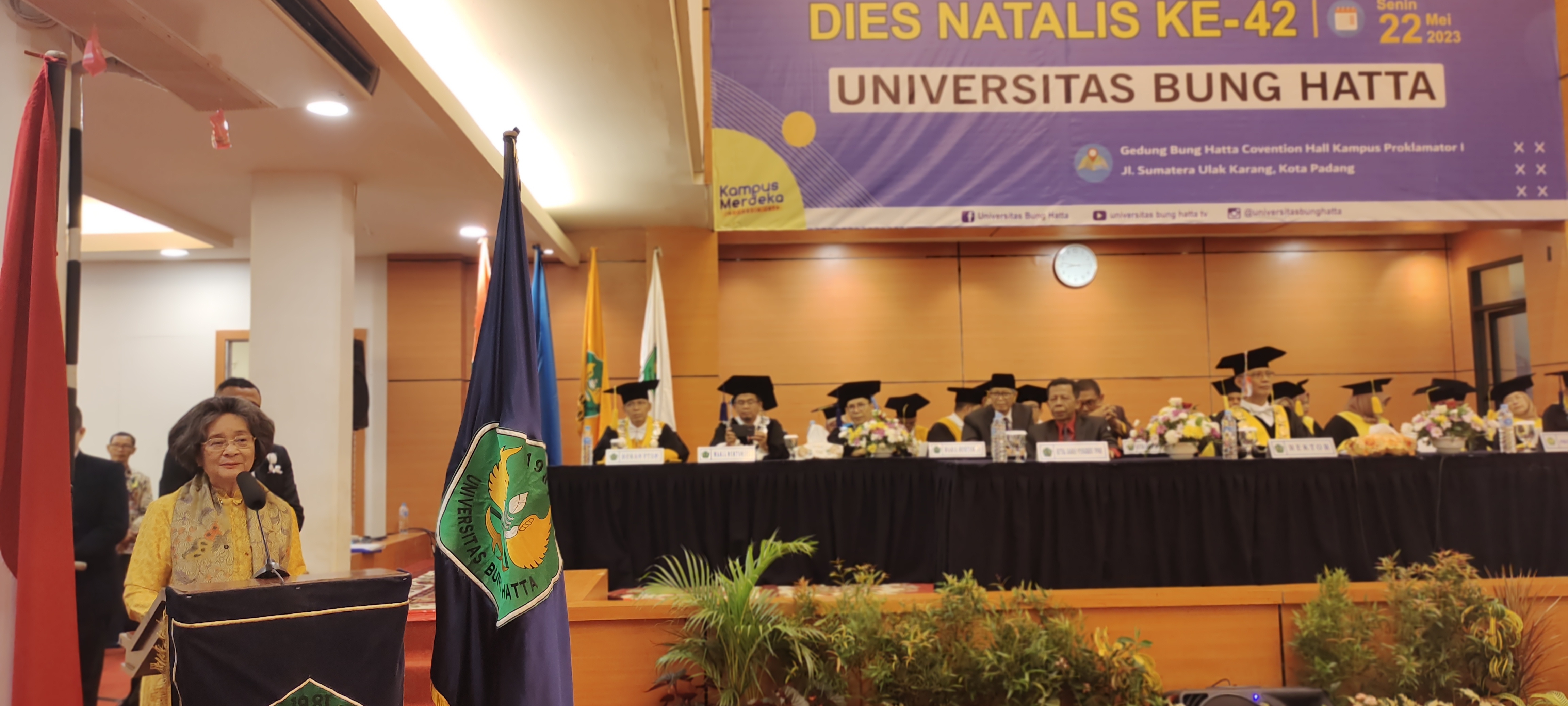 Putri Sang Proklamator, Prof. Meutia Farida Hatta, Hadir untuk Wisudawan ke-79