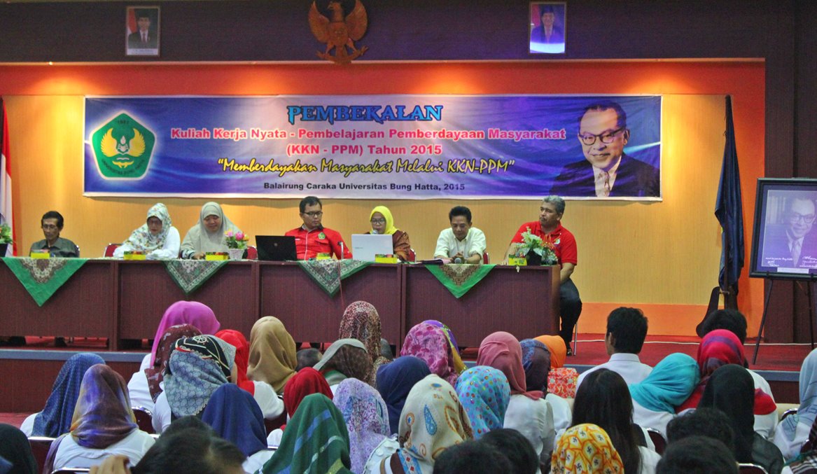 Pimpinan Fakultas Berikan Pembekalan Mahasiswa KKN-PPM Tahun 2015