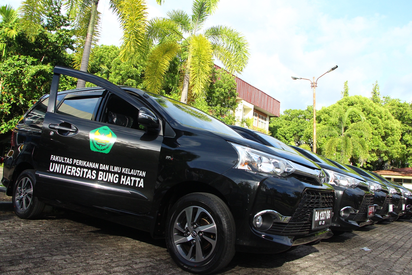 Universitas Bung Hatta Miliki 16 Unit Mobil Operasional Kampus