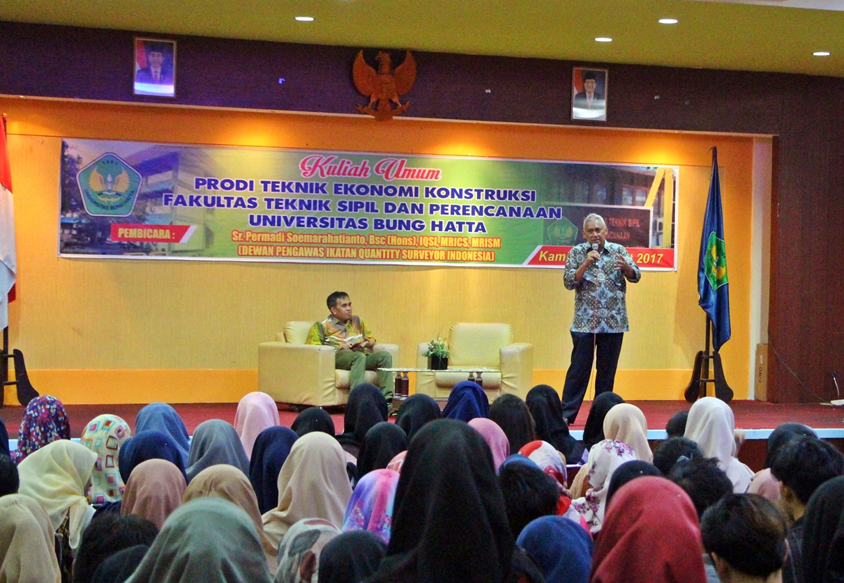 Dewan Pengawas Ikatan QS Indonesia Beri Kuliah Mahasiswa Teknik Ekonomi Konstruksi