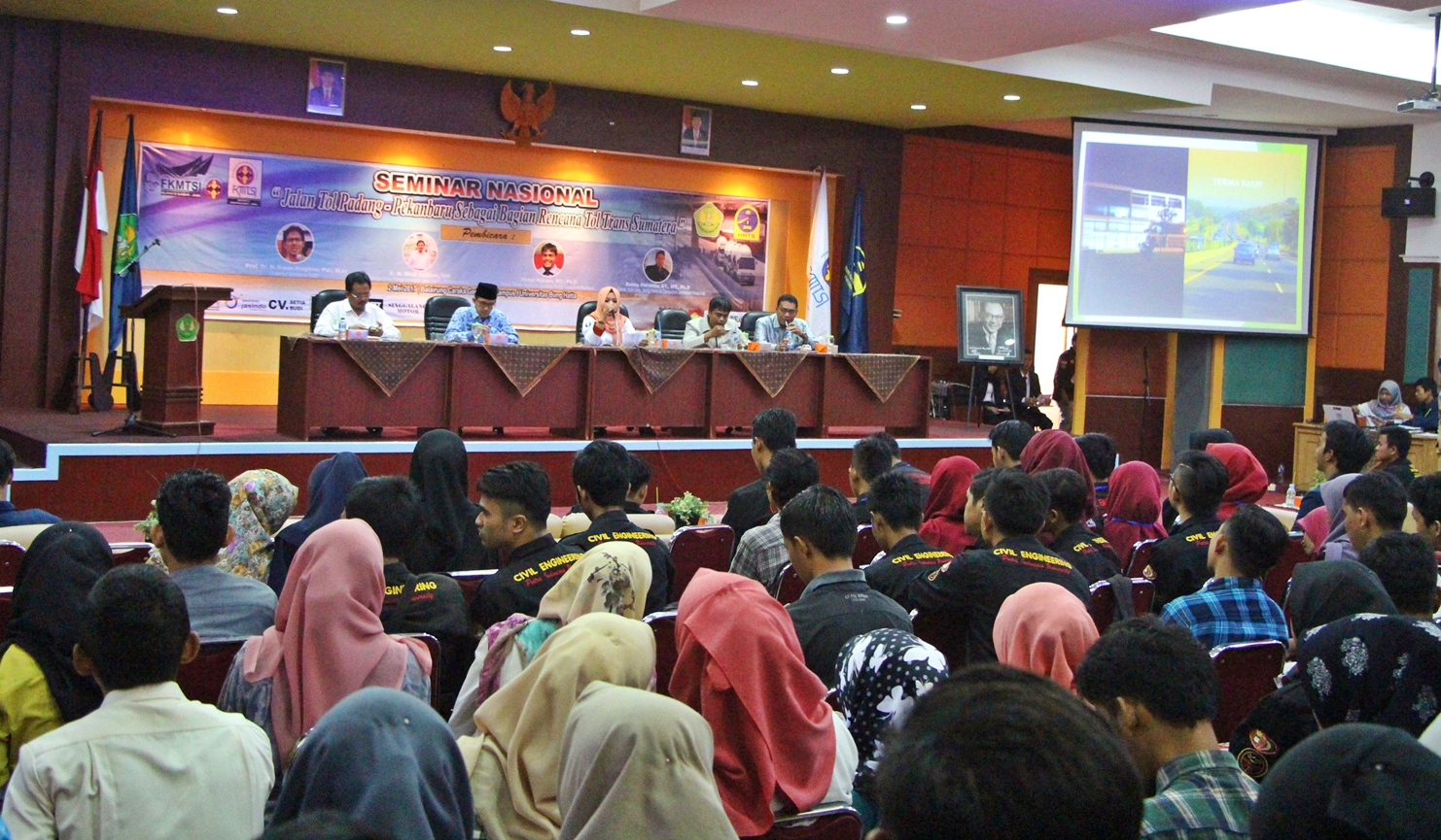Teknik Sipil Universitas Bung Hatta Jadi Tuan Rumah Temu Wicara Regional FKMTSI III