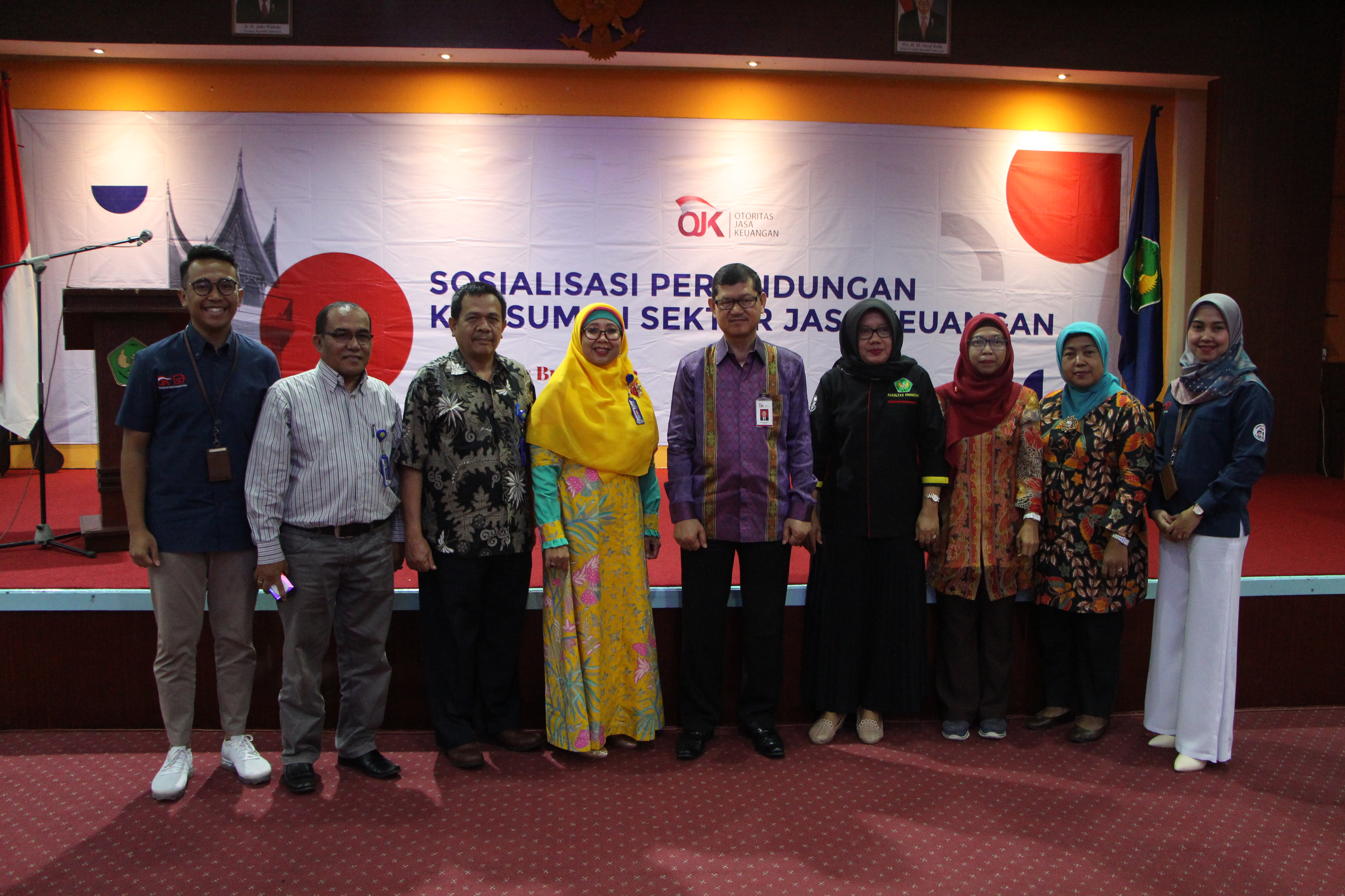Sosialisasi Perlindungan Konsumen Sektor Jasa Keuangan di Universitas Bung Hatta