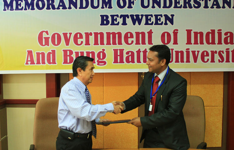 Universitas Bung Hatta Tandatangani MoU Pemerintah India.