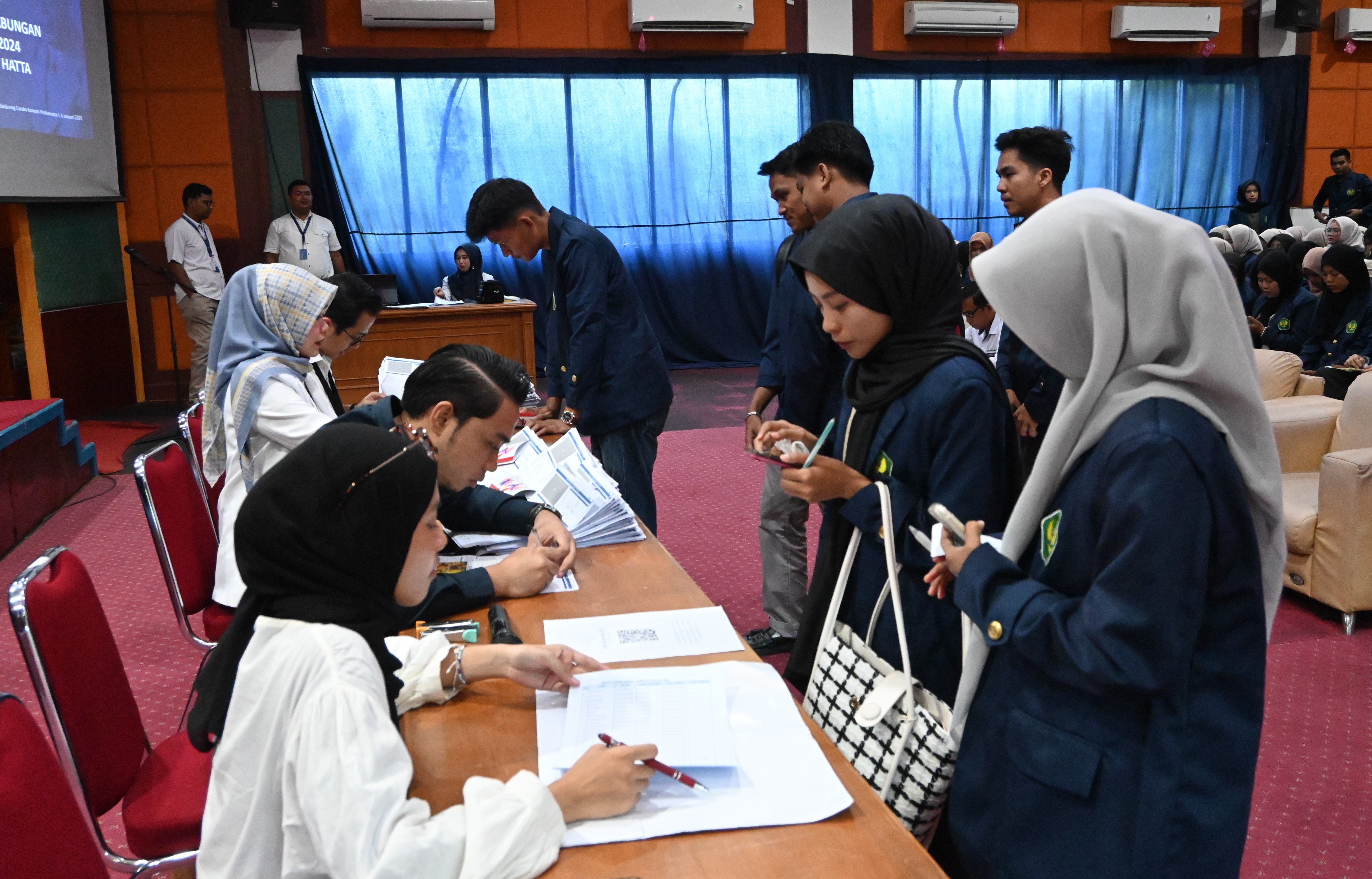 Bank BTN, Serahkan Buku Tabungan ATM KIP Kuliah Bagi Mahasiswa Universitas Bung Hatta Angkatan 2024