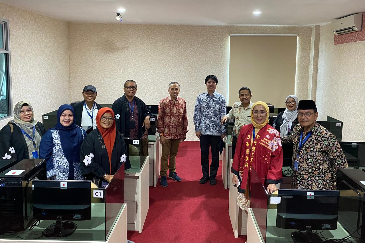 Konsul Muda Jepang Kunjungi Laboratorium Bahasa dan Studio Sulih Suara Universitas Bung Hatta