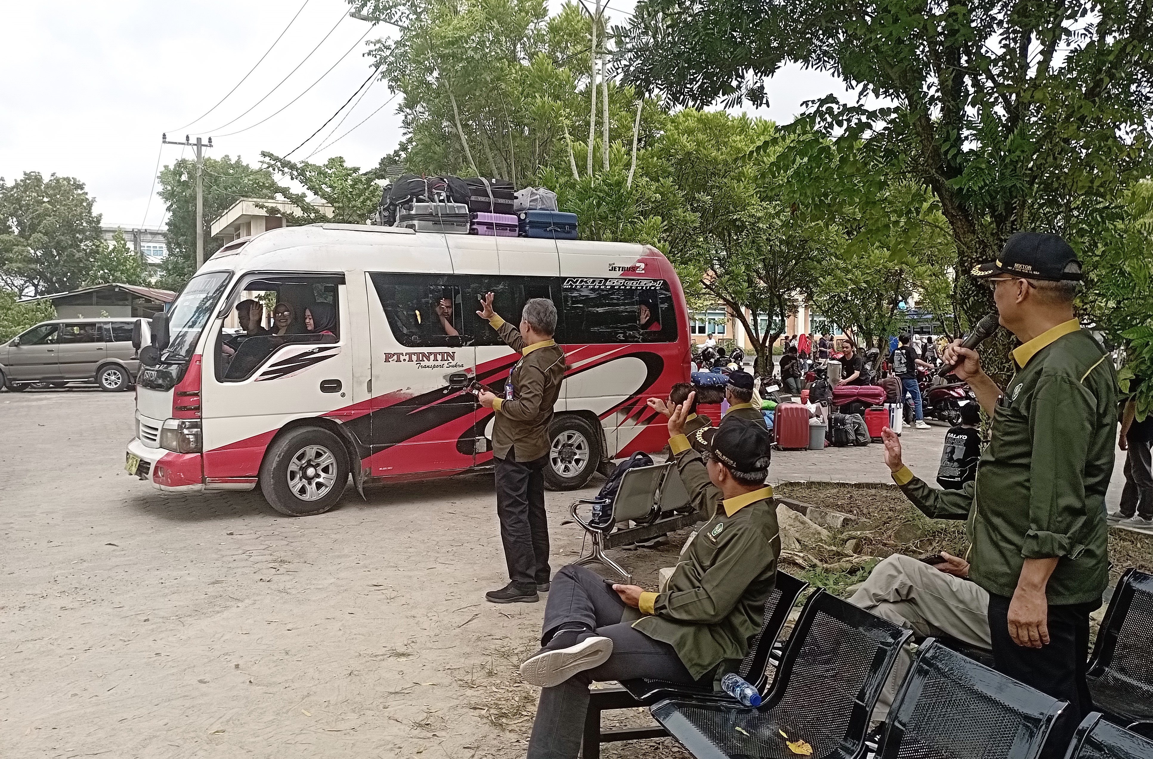 Ribuan Mahasiswa KKN-PPMT Universitas Bung Hatta, Diberangkatkan Ke 40 Kenagarian Se-Sumatera Barat