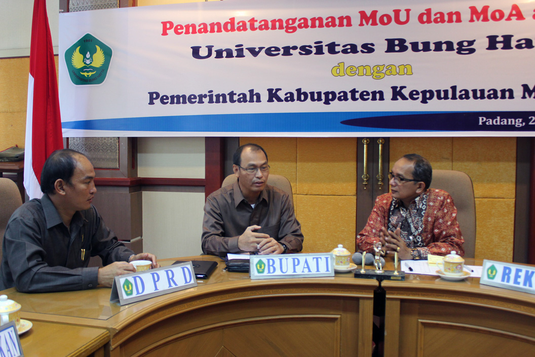 MoU Pemkab Kep.Mentawai dengan UBH: Yudas Sabaggalet: Membangun Mentawai Mulai Dengan Meningkatkan SDM