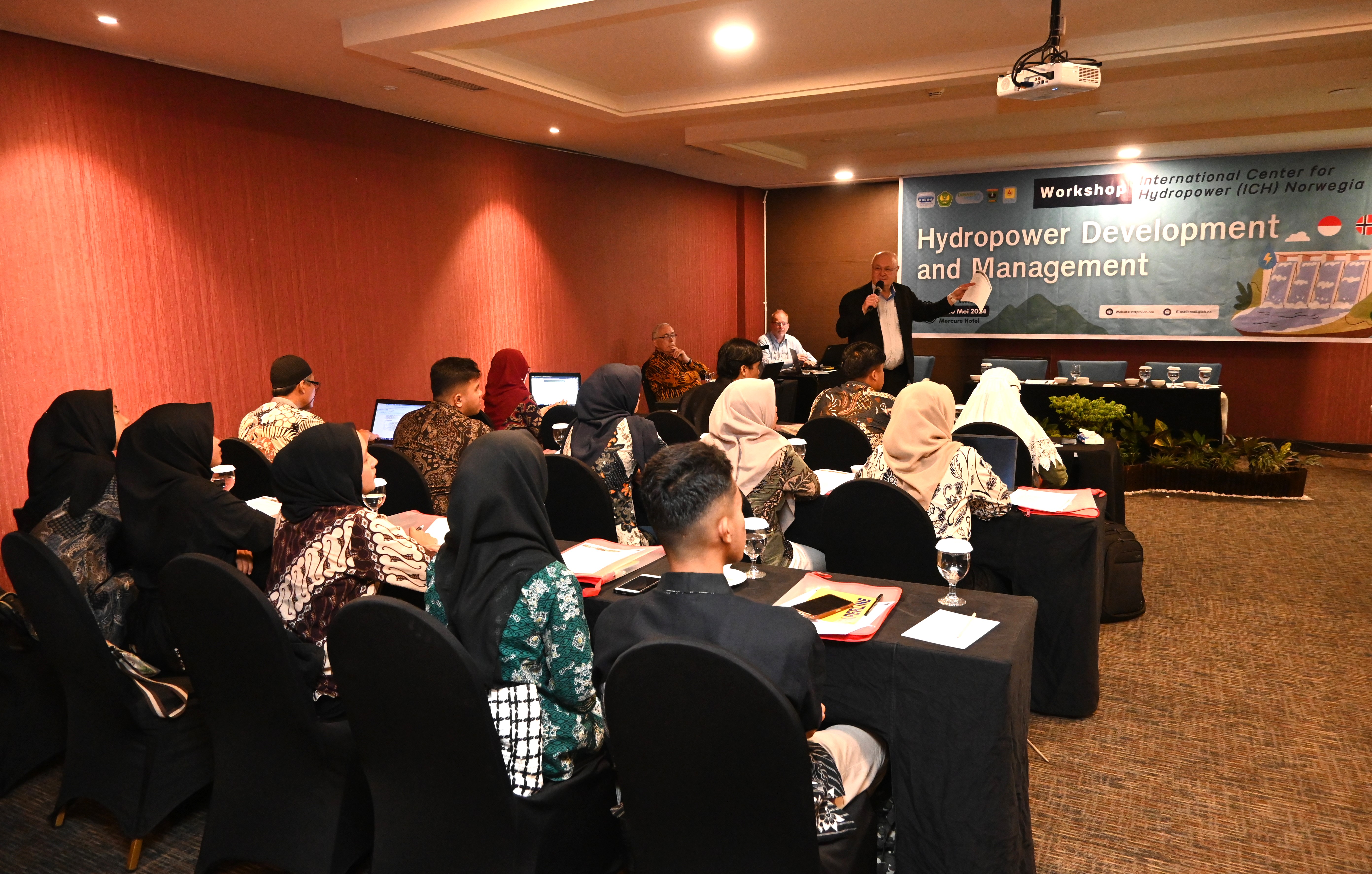 FTI-Universitas Bung Hatta, Gelar Workshop Hydropower Devolopment and Management dengan International Center for Hydropower Norwegia