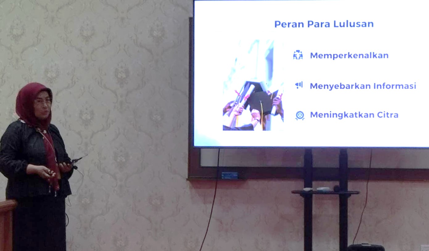 Diskusi Panel Save Our FEB :  Kupas Strategi Rebranding dan Perilaku Konsumen Pendidikan di Era Z