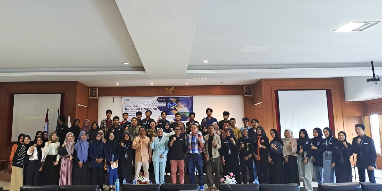 Mengenali dan Membangun Jati Diri Melalui Seminar Personal Branding