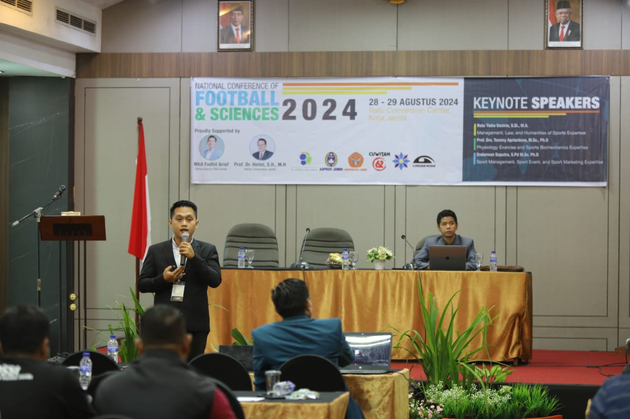 Ary Suud Cahyo Alben, S.Pd, M.Pd Dosen PJKR Universitas Bung Hatta Tampil di National Conference of Football & Science