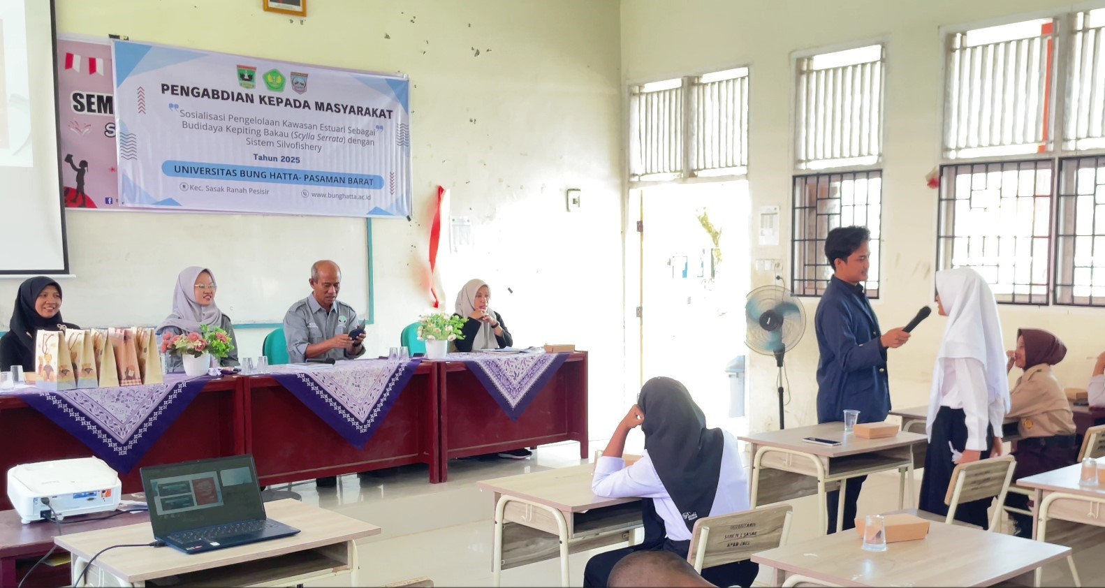 Tim PKM Fakultas Perikanan dan Ilmu Kelautan Universitas Bung Hatta, Sosialisasikan Sistem Silvofishery Sebagai Model Budidaya Kepiting Bakau