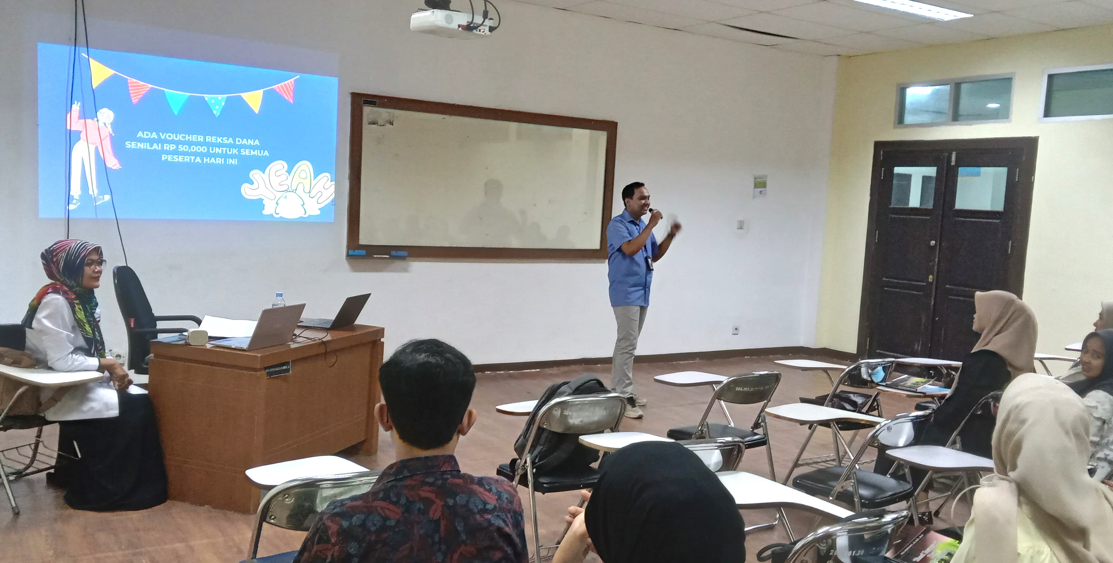 Mahasiswa Fakultas Ekonomi dan Bisnis Kuliah Manajemen Investasi & Portofolio Langsung Dari Praktisi Mengajar