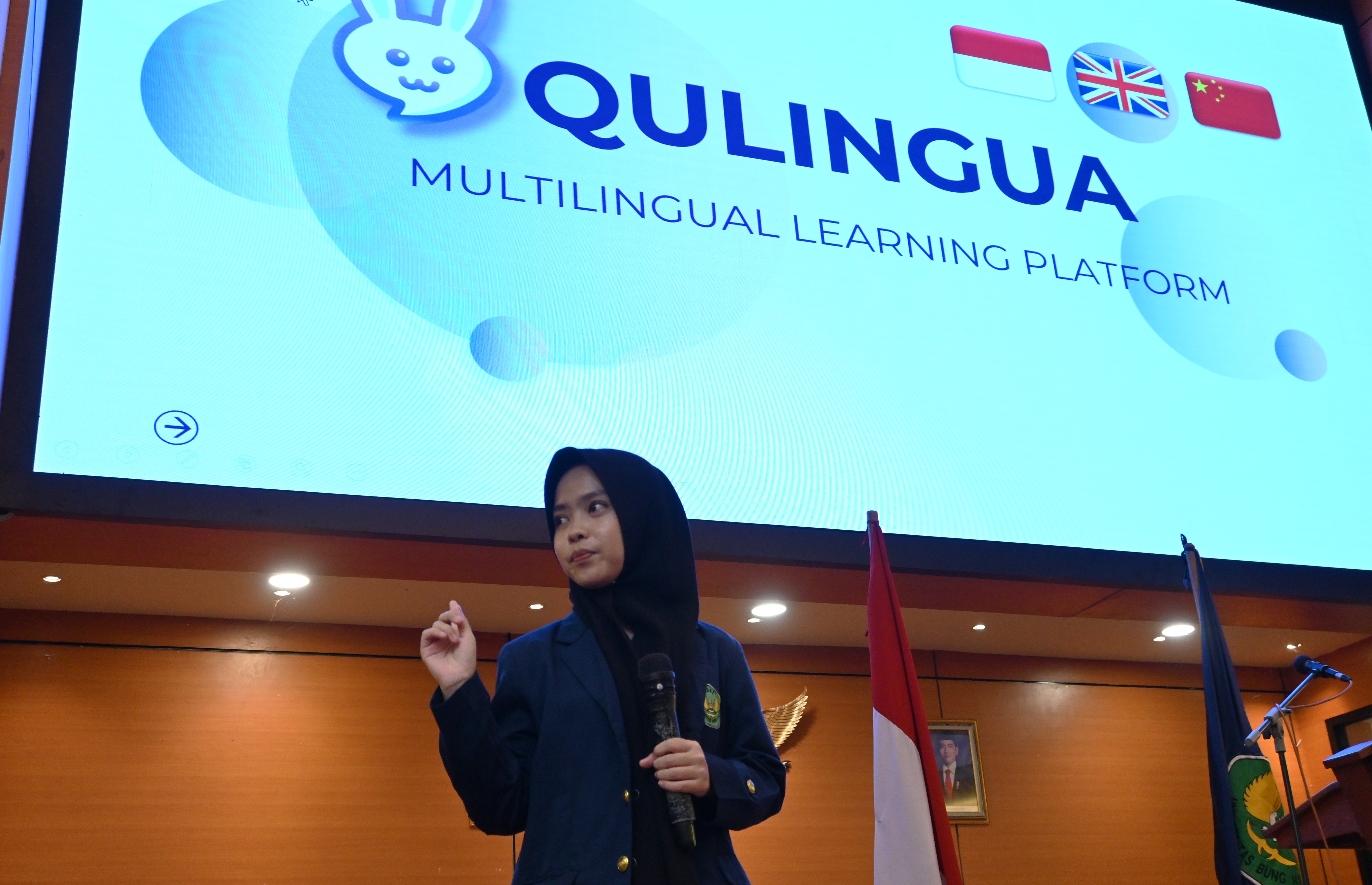 Gina Paripurna, Mahasiswa Sastra Inggris Presentasikan Pengembangan Platform Multibahasa QULINGUA