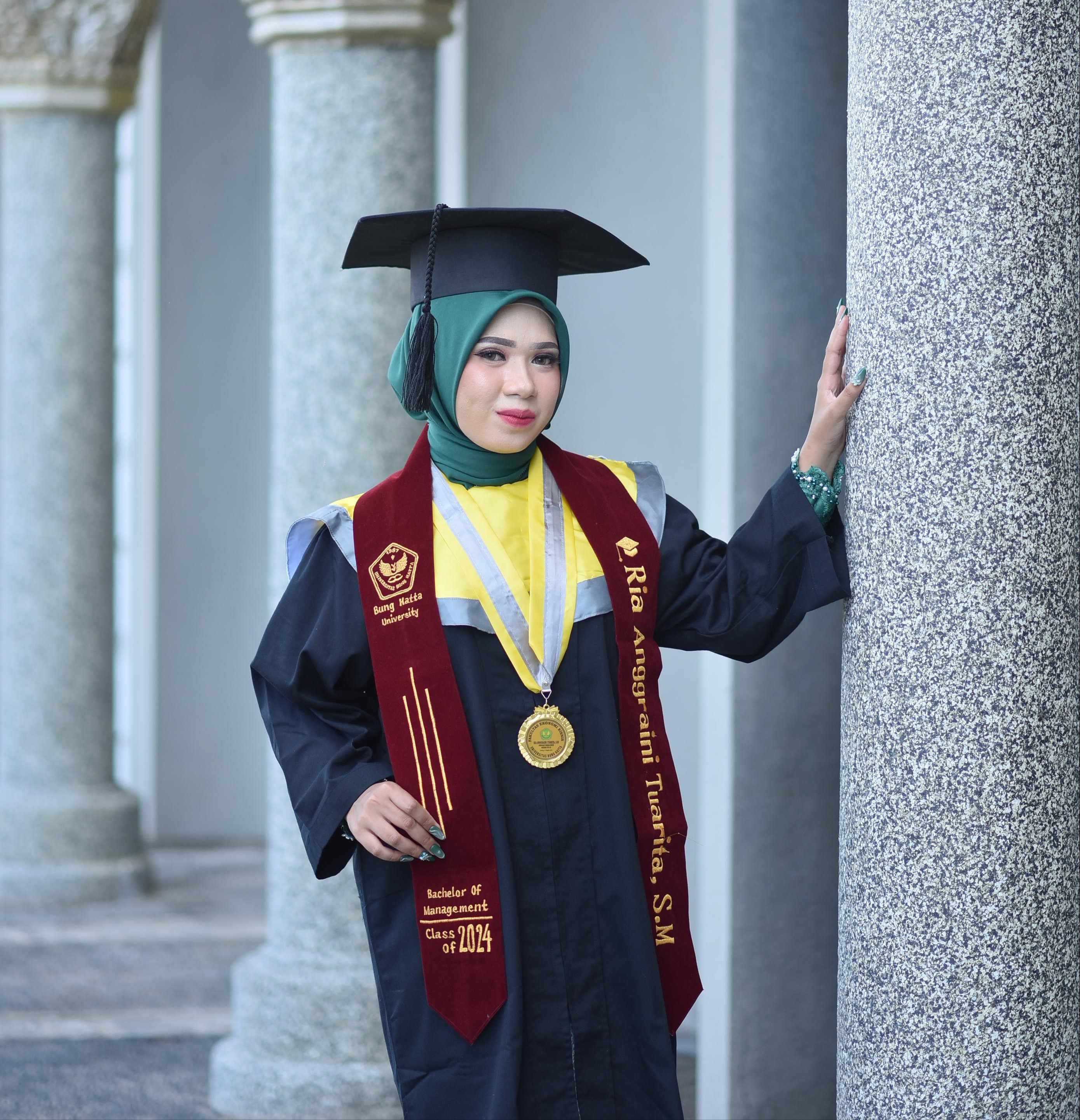 IPK 3.78, Hantarkan Mahasiswa Asal Papua Ini Jadi Sarjana Ekonomi Di Universitas Bung Hatta