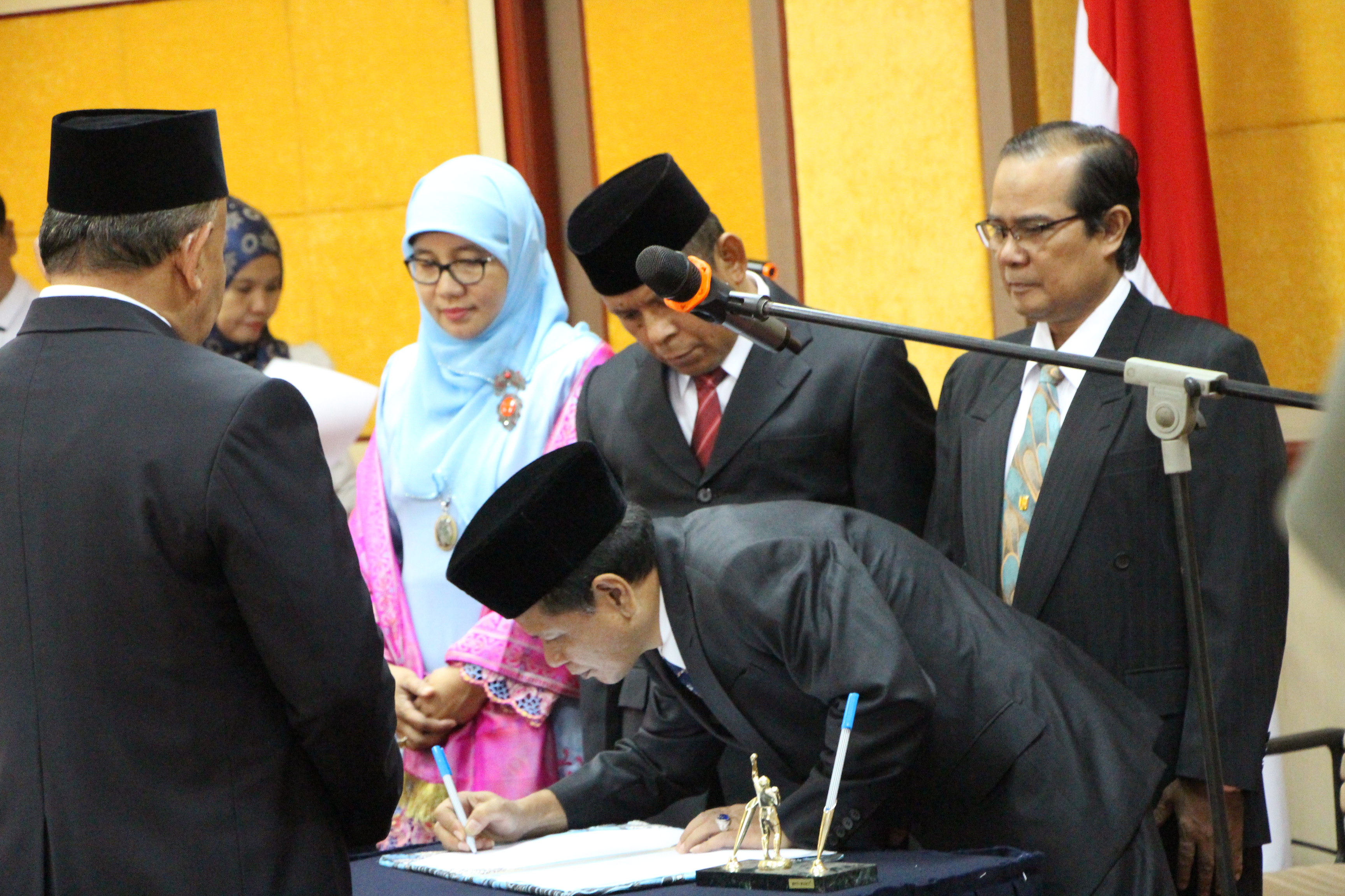 Pelantikan dan Serah Terima Jabatan Wakil Dekan FH dan Ka. Prodi Pindo