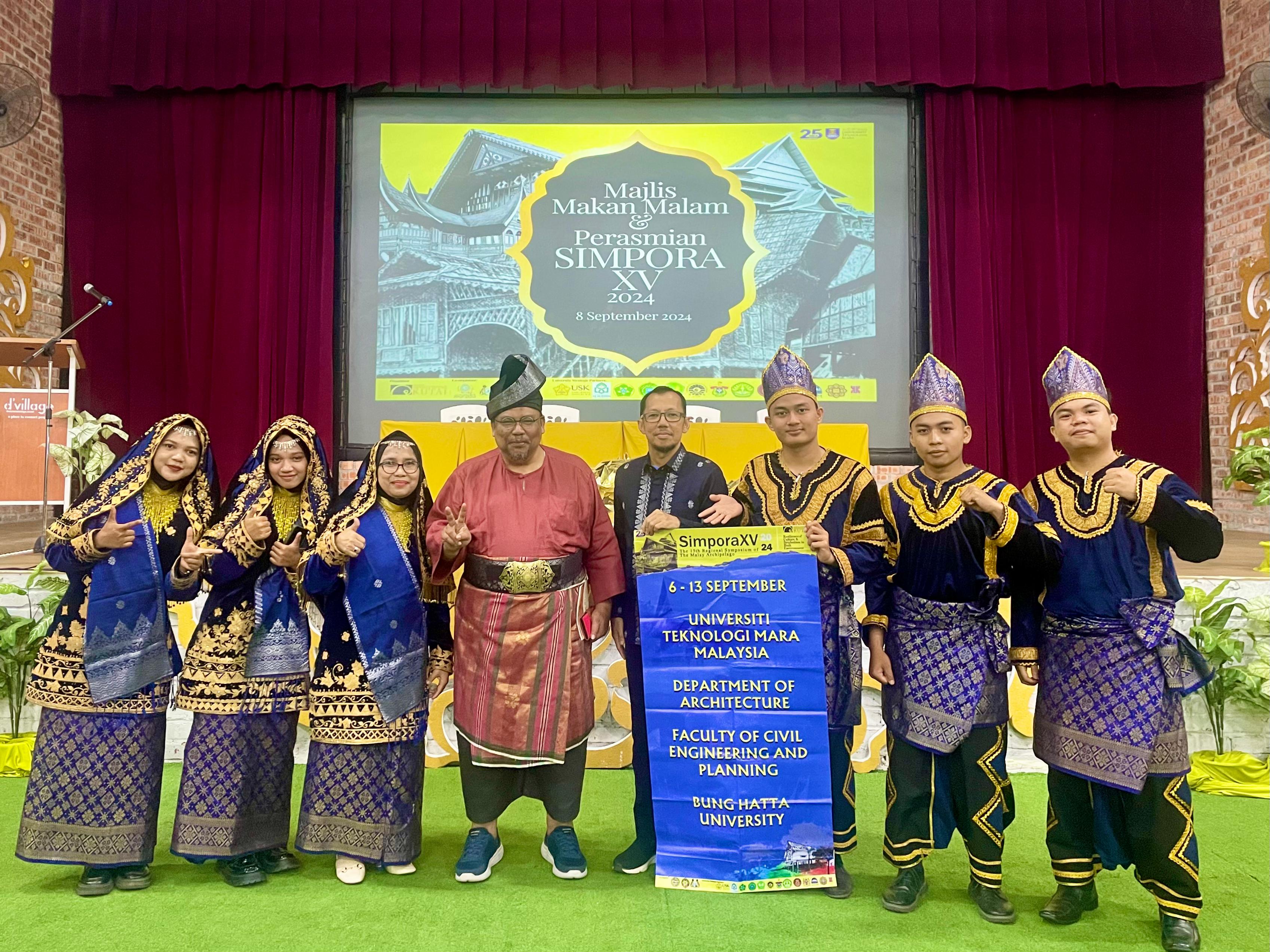 Dosen dan Mahasiswa Arsitektur Universitas Bung Hatta Tampil di Symposium Internasional di Malaysia