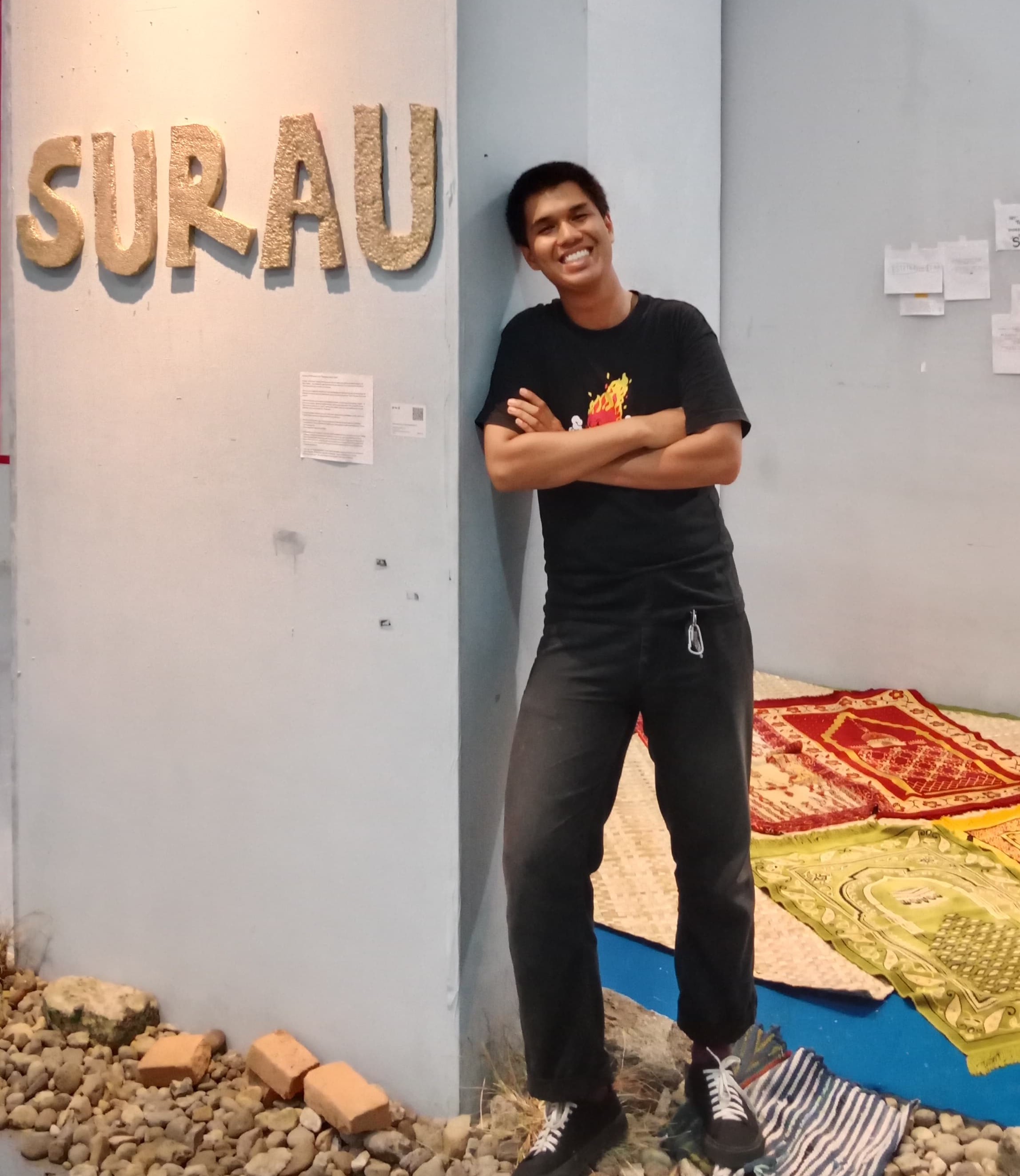 Alfarizi Andrinaldi, Mahasiswa Sastra Indonesia Fakultas Ilmu Budaya Universitas Bung Hatta Tampilkan Instalasi "SURAU" Di Refleksi 21 Tahun Komunitas Belanak.