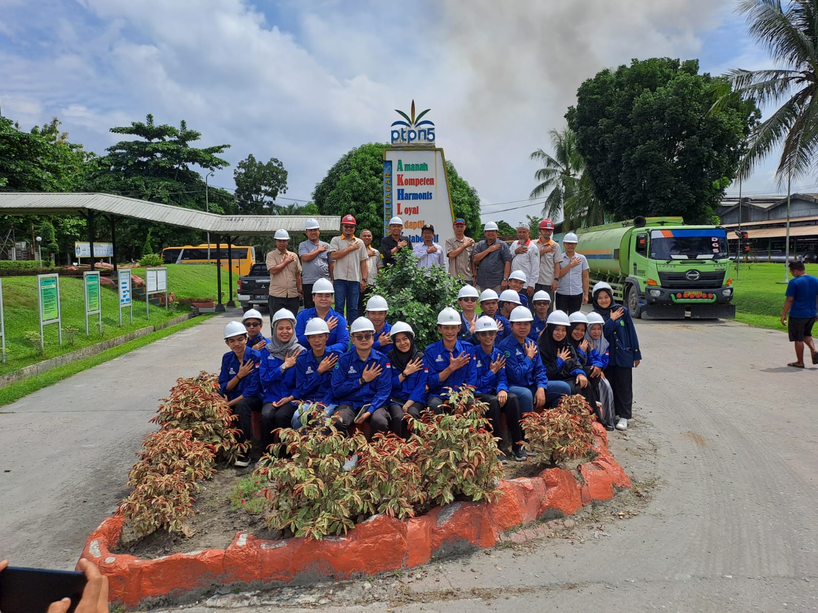 Tingkatkan Kompetensi, Mahasiswa Prodi Teknologi Rekayasa Komputer & Jaringan FTI  Kunjungi Industri ke PKS Sei Pagar Riau