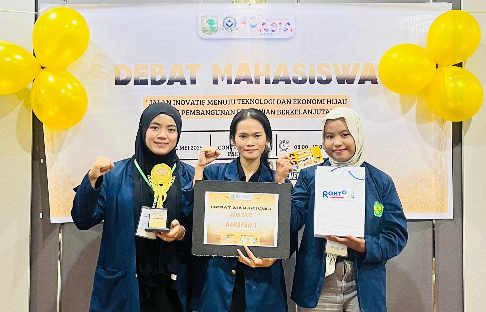 Tim Debat Universitas Bung Hatta Juara Harapan I dalam Lomba Debat Mahasiswa ASIA