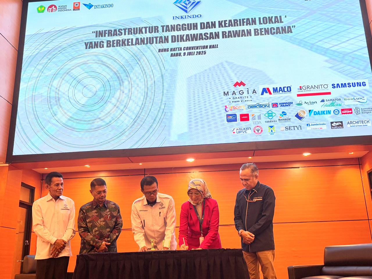 Universitas Bung Hatta dan INKINDO Sumbar Jalin Kerja Sama dan Perkuat Infrastruktur Tangguh